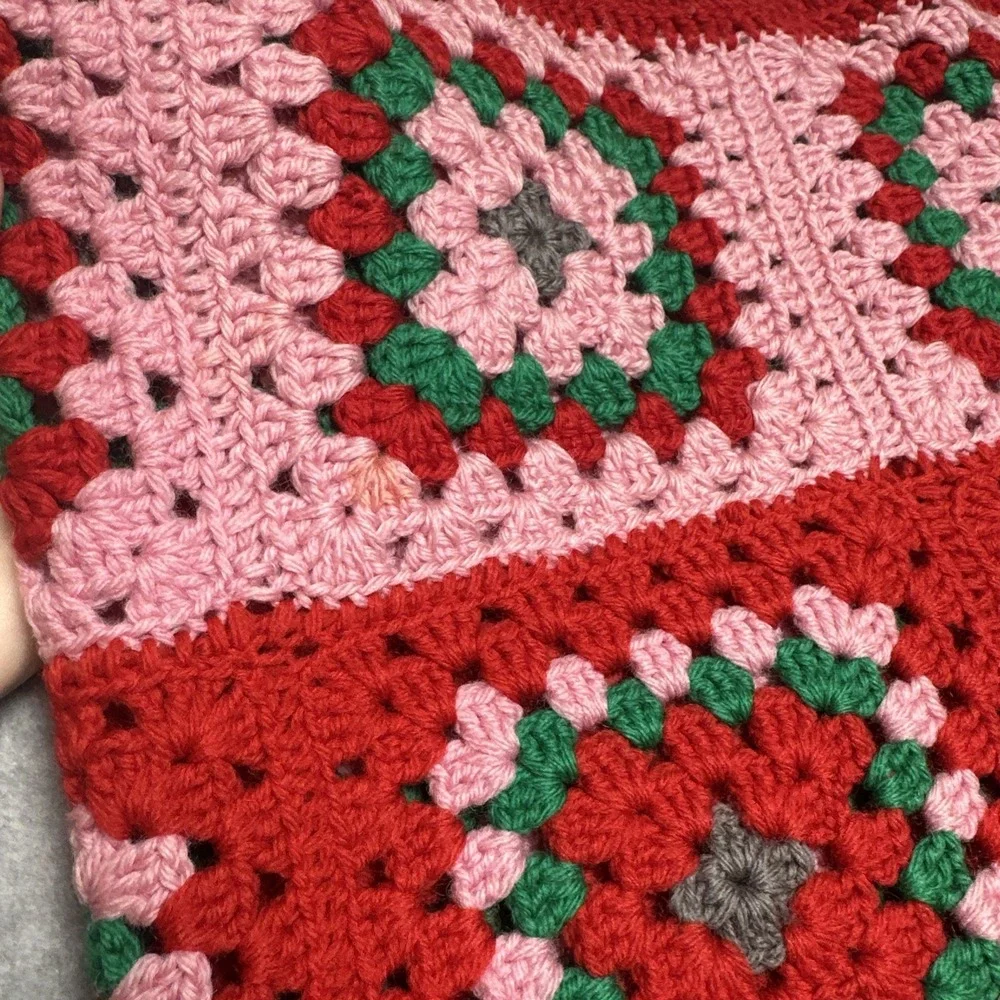 VTG Crochet Afghan Rose Blanket Granny Square Red Pink‎ Green Flower 62x40in